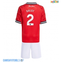 Camisa de time de futebol Manchester United Diogo Dalot #2 Replicas 1º Equipamento Infantil 2025-26 Manga Curta (+ Calças curtas)